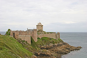 300px-Fort-la-Latte.jpg