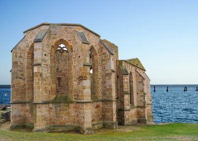 Kirche am Strand.jpg