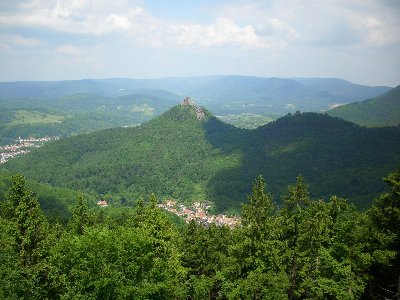 Blick auf Trifels.jpg